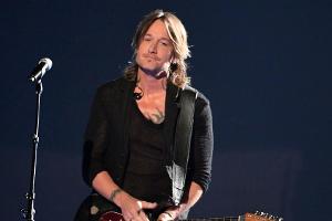 Keith Urban stellt bei Preisverleihung Anti-Weinstein-Song vor