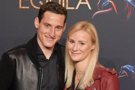 Fußballnationalspieler Sebastian Rudy und seine Elena bekommen ein Baby Fußballnationalspieler Sebastian Rudy und seine Elena bekommen ein Baby