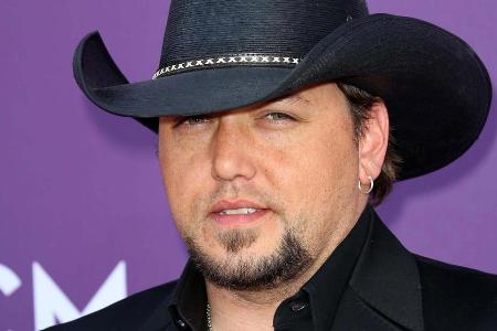 Jason Aldean stand auf der Bühne, als der Kugelhagel begann Jason Aldean stand auf der Bühne, als der Kugelhagel begann