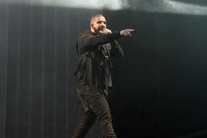 Drake knüpft sich bei Konzert einen Grapscher vor