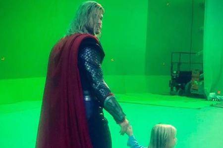 Diesen süßen Schnappschuss postete Chris Hemsworth (l.) Diesen süßen Schnappschuss postete Chris Hemsworth (l.)