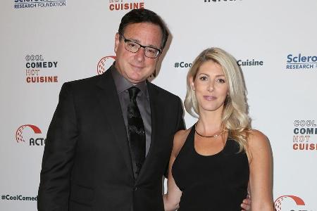 Bob Saget und seine Verlobte Kelly Rizzo im Juni auf einer Spenden-Gala in Beverly Hills Bob Saget und seine Verlobte Kelly Rizzo im Juni auf einer Spenden-Gala in Beverly Hills
