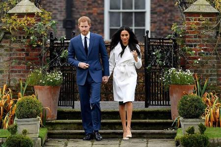 Ein Bild, das bleiben wird: Meghan Markle in weiß neben ihrem Verlobten Prinz Harry Ein Bild, das bleiben wird: Meghan Markle in weiß neben ihrem Verlobten Prinz Harry