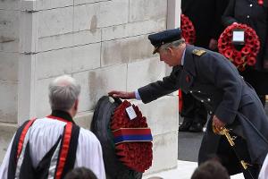 Remembrance Day: Prinz Charles übernimmt für die Queen