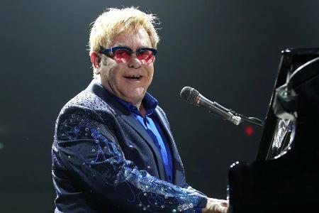 Auf den Besuch von Elton John werden sich die Fans aus Hamburg noch bis Ende des Jahres gedulden müssen Auf den Besuch von Elton John werden sich die Fans aus Hamburg noch bis Ende des Jahres gedulden müssen