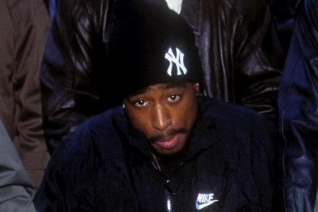 Tupac Shakur Anfang 1994 - kurz nach einem Attentat auf ihn Tupac Shakur Anfang 1994 - kurz nach einem Attentat auf ihn