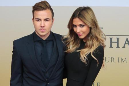 Mario Götze und seine Freundin Ann-Kathrin Brömmel haben sich vor kurzem verlobt Mario Götze und seine Freundin Ann-Kathrin Brömmel haben sich vor kurzem verlobt