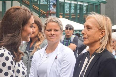 Martina Navrátilová scheint Herzogin Kate etwas sehr Interessantes verraten zu haben - vielleicht einen Tipp für eine gute R... Martina Navrátilová scheint Herzogin Kate etwas sehr Interessantes verraten zu haben - vielleicht einen Tipp für eine gute R...