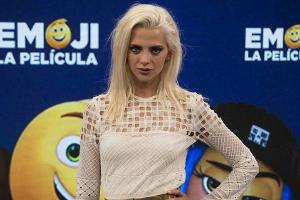 Sie trägt neuerdings Blond: Schauspielerin Macarena Gómez beim "Emoji"-Fototermin in Madrid