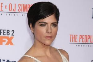 Selma Blair spielt beim Serien-Reboot von "Heathers" mit
