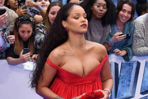 Dekolleté olé! Rihanna bei der "Valerian"-Premiere in London