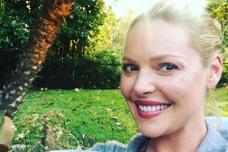 Schauspielerin Katherine Heigl genießt die Zeit zuhause mit einem Glas Martini Schauspielerin Katherine Heigl genießt die Zeit zuhause mit einem Glas Martini