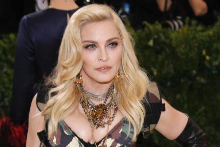 Madonna kämpfte um die Adoption ihrer Tochter ganze dreieinhalb Jahre Madonna kämpfte um die Adoption ihrer Tochter ganze dreieinhalb Jahre