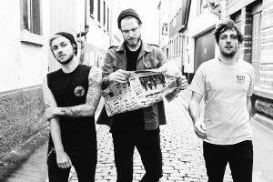 ITCHY: "Die ganze Menschheit ist verrückt geworden"