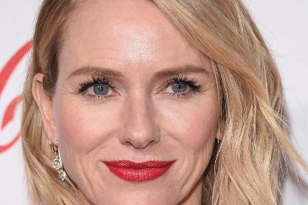 Hätte sich eine normalere Kindheit gewünscht: Naomi Watts Hätte sich eine normalere Kindheit gewünscht: Naomi Watts
