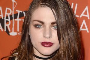 Frances Bean Cobain: Soviel verdient sie mit der Musik ihres Vaters