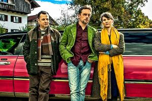"Falsche Siebziger": Gerhard Wittmann (Karl Kainz), Sebastian Bezzel (Hubertus Hochstetter) und Kathrin von Steinburg (Iris ...