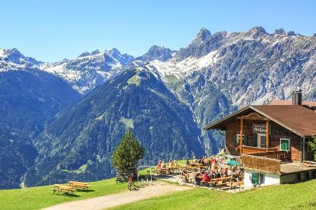 Vorarlberg von seiner schönsten Seite: Sonne, Berge und urige Hütten Vorarlberg von seiner schönsten Seite: Sonne, Berge und urige Hütten