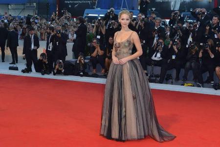Elegant und sexy: Jennifer Lawrence bei der Premiere ihres neuen Films Elegant und sexy: Jennifer Lawrence bei der Premiere ihres neuen Films