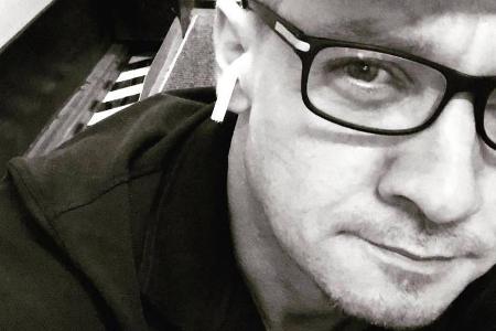 Jeremy Renner will einfach nur zu seiner kleinen Tochter Jeremy Renner will einfach nur zu seiner kleinen Tochter