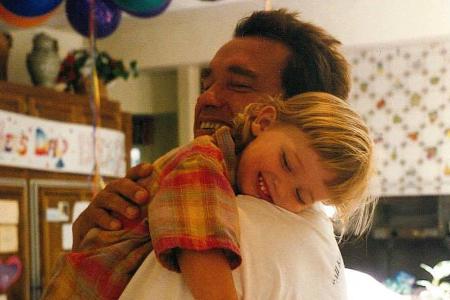 Unfassbar süß: Arnold Schwarzenegger mit seinem Sohn Patrick vor vielen Jahren Unfassbar süß: Arnold Schwarzenegger mit seinem Sohn Patrick vor vielen Jahren