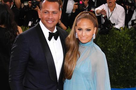 Alex Rodriguez und Jennifer Lopez bei der Met Gala Alex Rodriguez und Jennifer Lopez bei der Met Gala