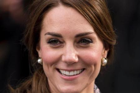 Herzogin Kate erwartet ihr drittes Kind mit Ehemann Prinz William Herzogin Kate erwartet ihr drittes Kind mit Ehemann Prinz William