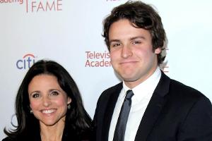 Julia Louis-Dreyfus: So emotional reagiert ihr Sohn auf den Rückhalt