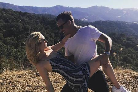 Sie schweben im siebten Himmel: Schauspielerin Candice King und Ehemann Joe Sie schweben im siebten Himmel: Schauspielerin Candice King und Ehemann Joe