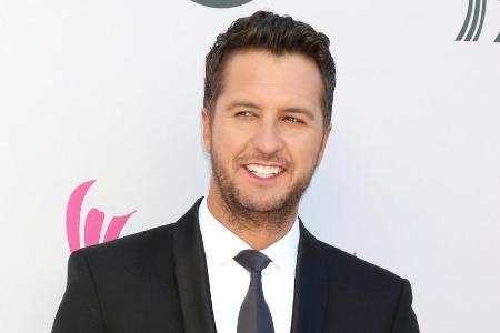 Wird Luke Bryan neben Katy Perry Platz nehmen? Wird Luke Bryan neben Katy Perry Platz nehmen?