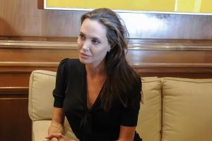 Angelina Jolie hasst es, Single zu sein