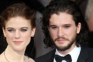 Ist "Game of Thrones"-Star Kit Harington verlobt?