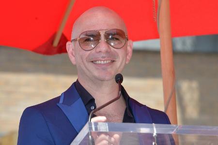 Er hat das Herz am rechten Fleck: US-Rapper Pitbull hilft Menschen in Not Er hat das Herz am rechten Fleck: US-Rapper Pitbull hilft Menschen in Not