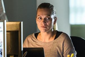"Helen Dorn: Die falsche Zeugin": Bei den Ermittlungen wird Helen Dorn (Anna Loos) mit einem alten Fall und ihrem eigenen Sc...