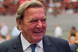 Ein Mann des weiblichen Volkes: Gerhard Schröder und seine Frauen