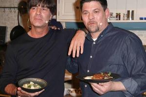 Tim Mälzer: Neues Kochbuch mit Jogi Löw