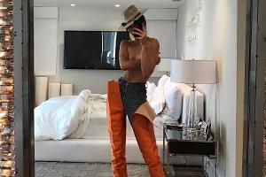 Sexy, aber seltsam: Was hat Kendall Jenner da bloß an?