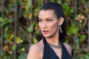 Bella Hadid entschuldigt sich für Festival-Schlamassel