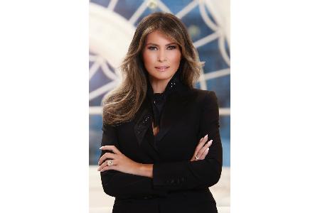 Photoshop oder nicht Photoshop - das ist bei Melania Trumps offiziellem Porträt die Frage Photoshop oder nicht Photoshop - das ist bei Melania Trumps offiziellem Porträt die Frage