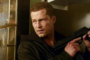 "Tatort: Willkommen in Hamburg": Nick Tschiller (Til Schweiger) im Schusswechsel