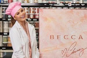 Chrissy Teigen launcht eigene Kosmetik-Palette