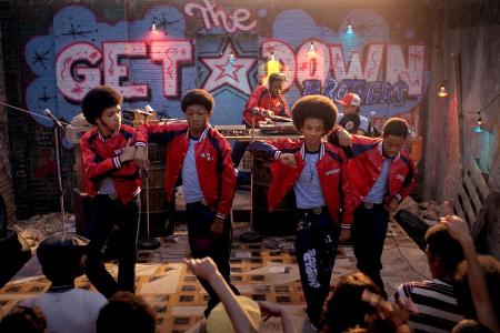 Justice Smith (v.l.), Skylan Brooks, Shameik Moore, Jaden Smith und Tremaine Brown Jr. grooven weiter in Justice Smith (v.l.), Skylan Brooks, Shameik Moore, Jaden Smith und Tremaine Brown Jr. grooven weiter in