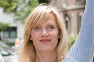 Was ziehe ich nur an? Diesen Experten fragt Anna Schudt um Rat