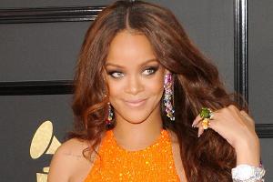 Rihanna designt eigene Schmuck-Kollektion