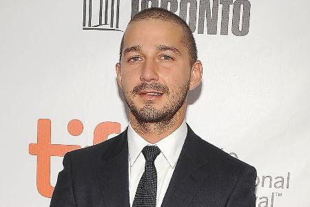 Shia LaBeouf ist aus einem Bowling Center geflogen Shia LaBeouf ist aus einem Bowling Center geflogen
