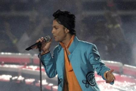Starb vor ziemlich genau einem Jahr an einer Schmerzmittel-Überdosis: Prince Starb vor ziemlich genau einem Jahr an einer Schmerzmittel-Überdosis: Prince
