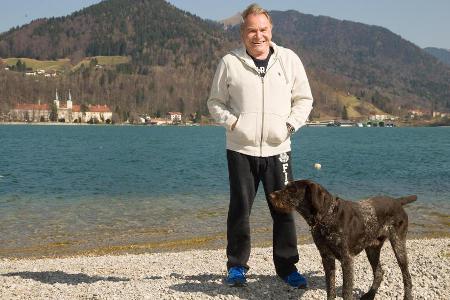 Schauspieler Fritz Wepper und sein Hund Aron