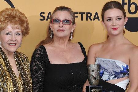 Debbie Reynolds mit Tochter Carrie Fisher und Enkelin Billie Lourd 2015 in Los Angeles Debbie Reynolds mit Tochter Carrie Fisher und Enkelin Billie Lourd 2015 in Los Angeles
