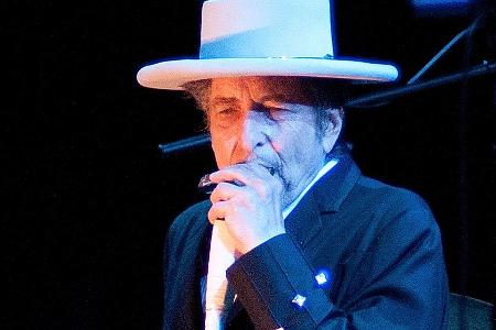 Bob Dylan bei einem seiner Konzerte Bob Dylan bei einem seiner Konzerte