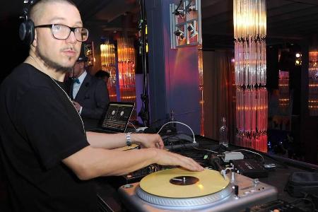 Dafür ist er bekannt: DJ Tomekk am Plattenteller Dafür ist er bekannt: DJ Tomekk am Plattenteller
